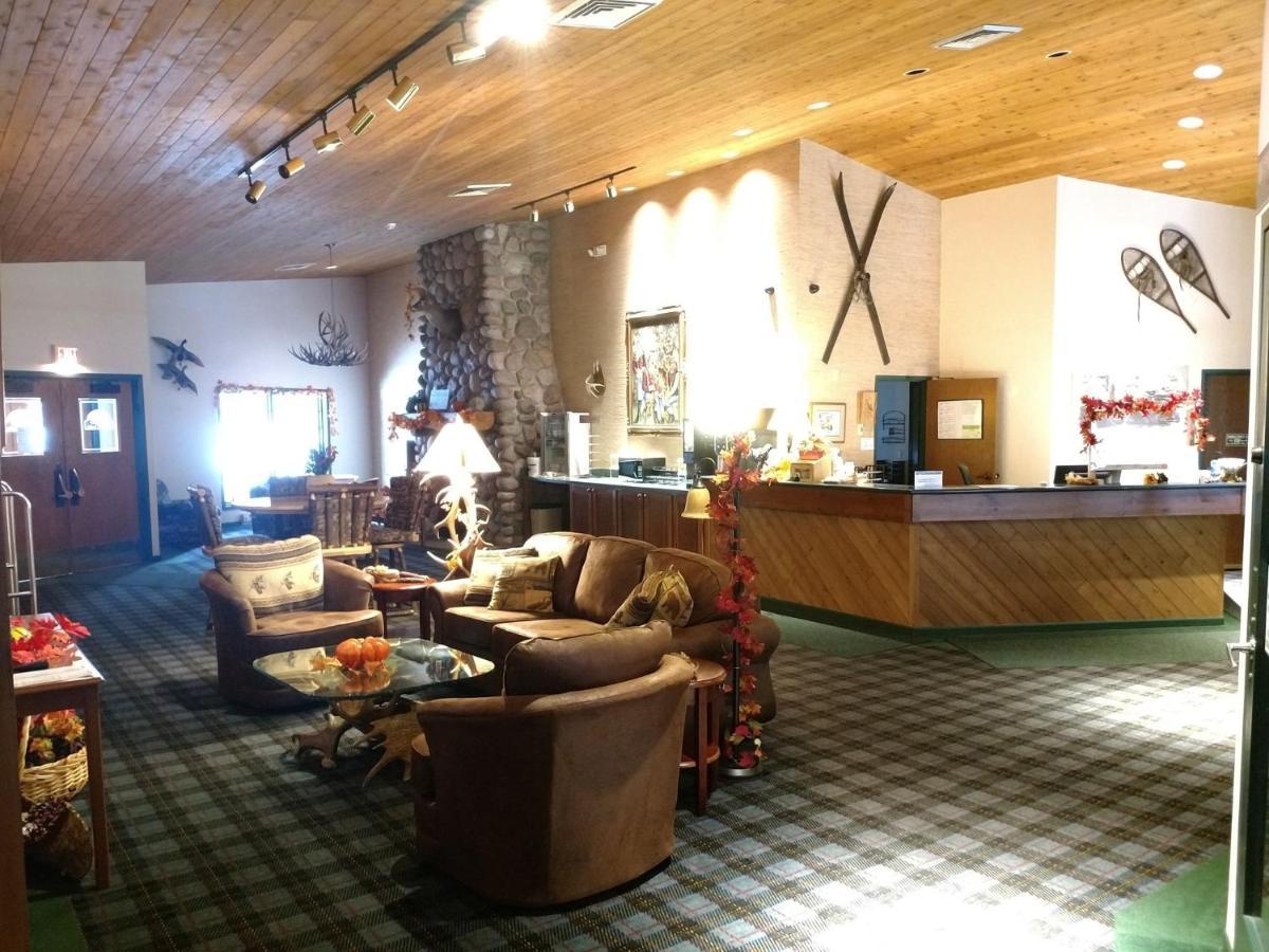 Whitetail Lodge Saint Germain Exterior photo