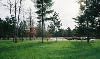 Whitetail Lodge Saint Germain Exterior photo